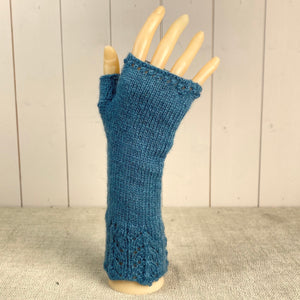 Lace Design Handwarmers Knitting Kit